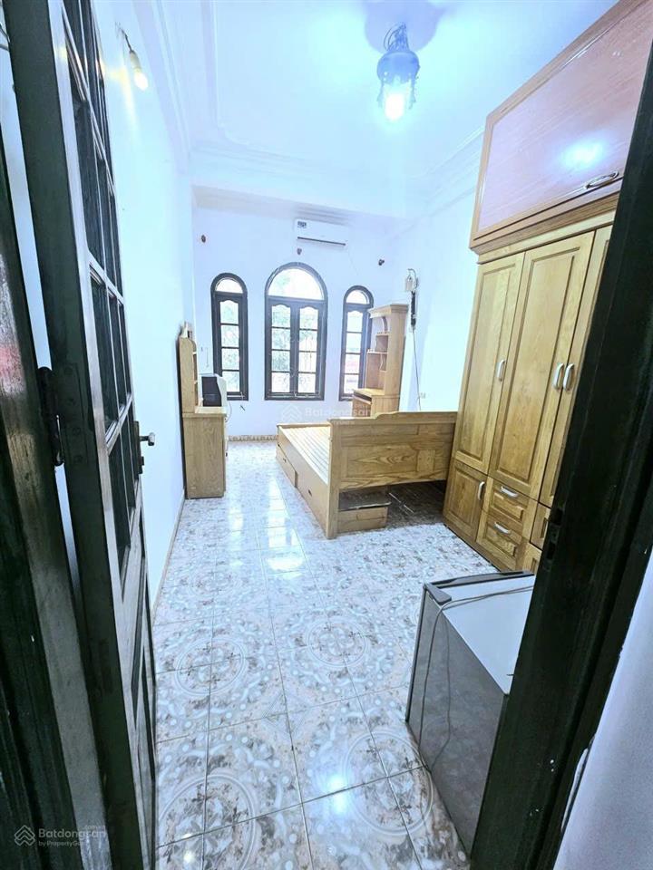 Cho thuê nguyên căn nhà mặt phố thụy khuê, tây hồ, kinh doanh, chỉ 15,5 tr/tháng