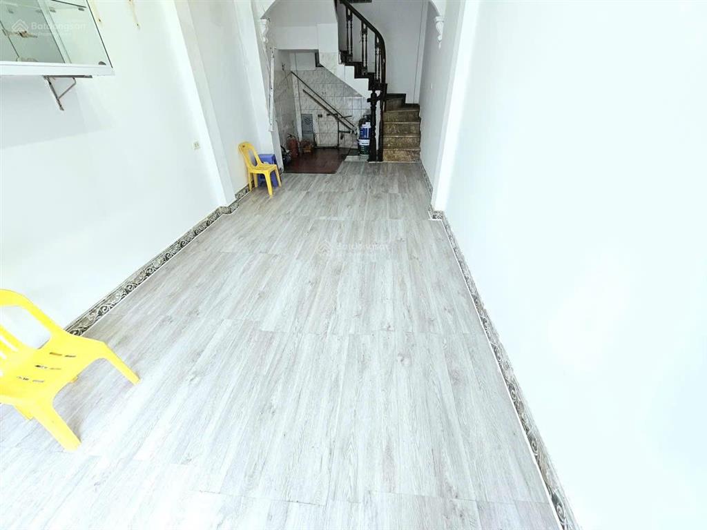 Cho thuê nguyên căn nhà mặt phố thụy khuê, tây hồ, kinh doanh, chỉ 15,5 tr/tháng