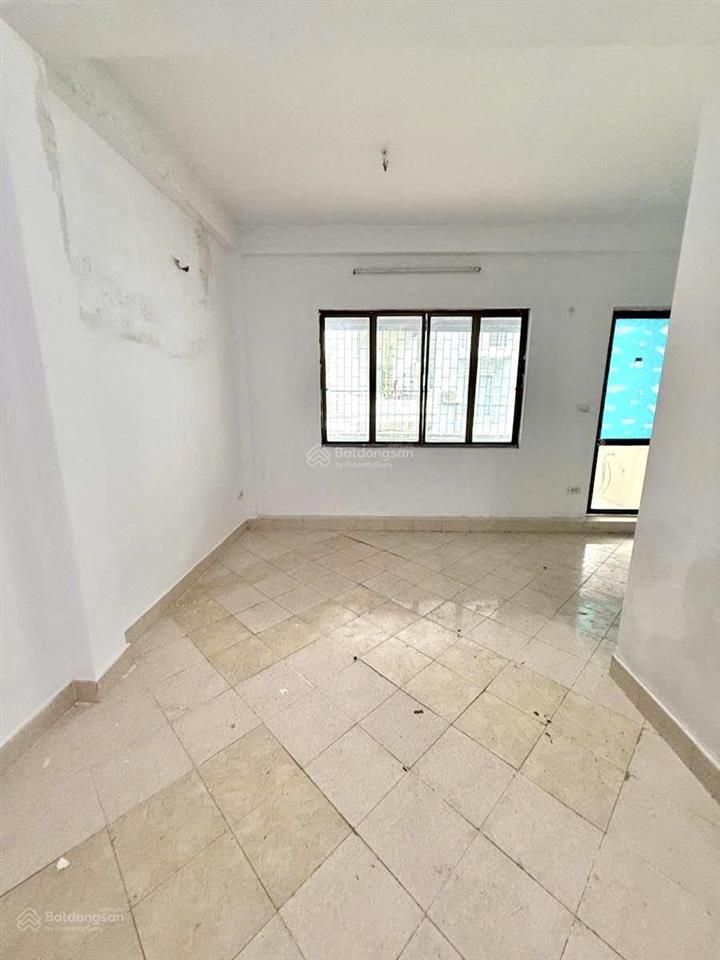 Chính chủ cho thuê nguyên căn nhà đội cấn, ô tô qua thông hoàng hoa thám, 55m2 3 tầng, giá 13 triệu