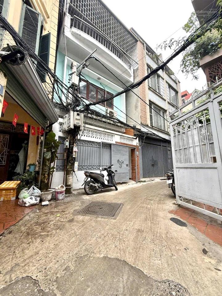 Chính chủ cho thuê nguyên căn nhà đội cấn, ô tô qua thông hoàng hoa thám, 55m2 3 tầng, giá 13 triệu