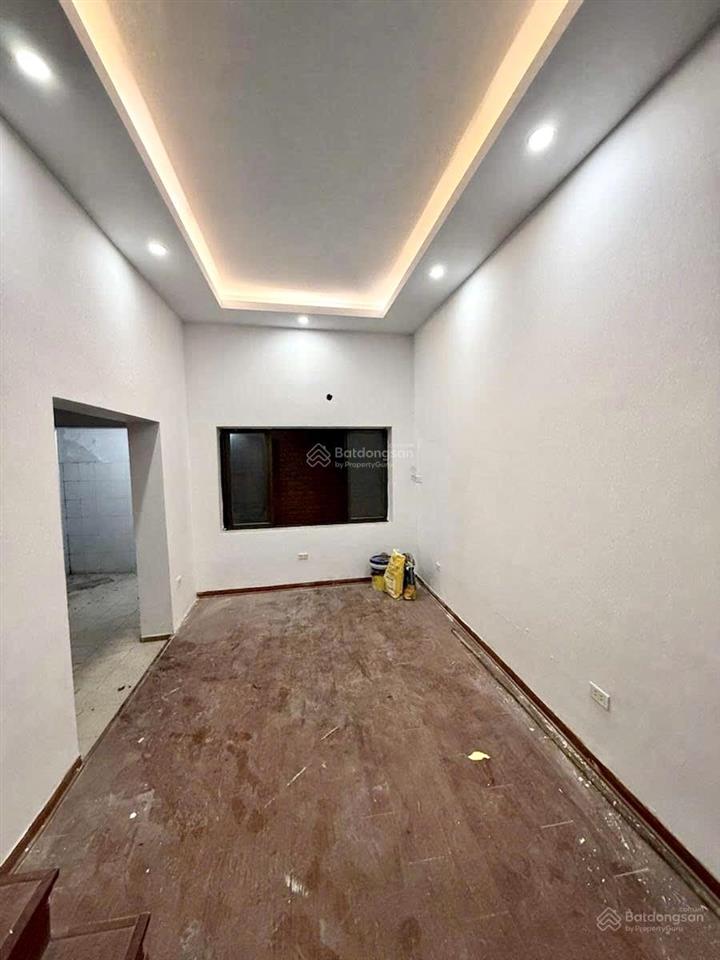 Chính chủ cho thuê nguyên căn nhà đội cấn, ô tô qua thông hoàng hoa thám, 55m2 3 tầng, giá 13 triệu