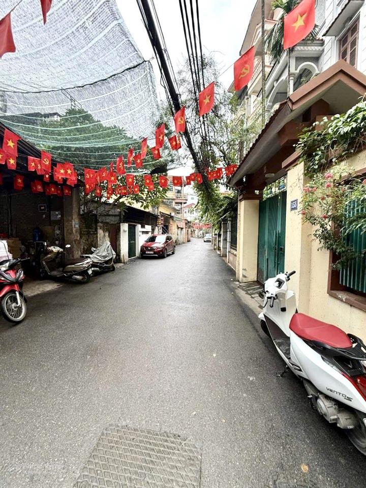 Chính chủ cho thuê nguyên căn nhà đội cấn, ô tô qua thông hoàng hoa thám, 55m2 3 tầng, giá 13 triệu