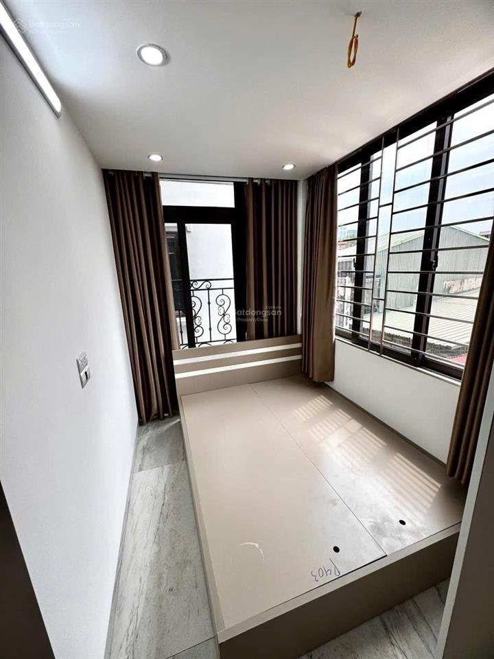 Cho thuê ccmn mới phố tây sơn full đồ 2 ngủ giá 9,5tr/tháng