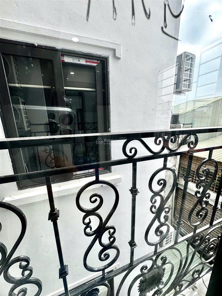 Cho thuê ccmn mới phố tây sơn full đồ 2 ngủ giá 9,5tr/tháng