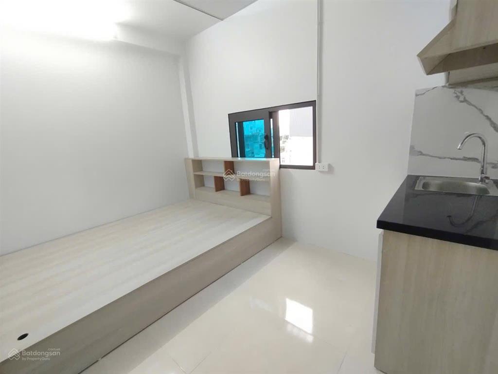 Cho thuê ccmn phố trần hữu tước 20m2 mặt phố, cửa sổ full đồ 5tr/tháng