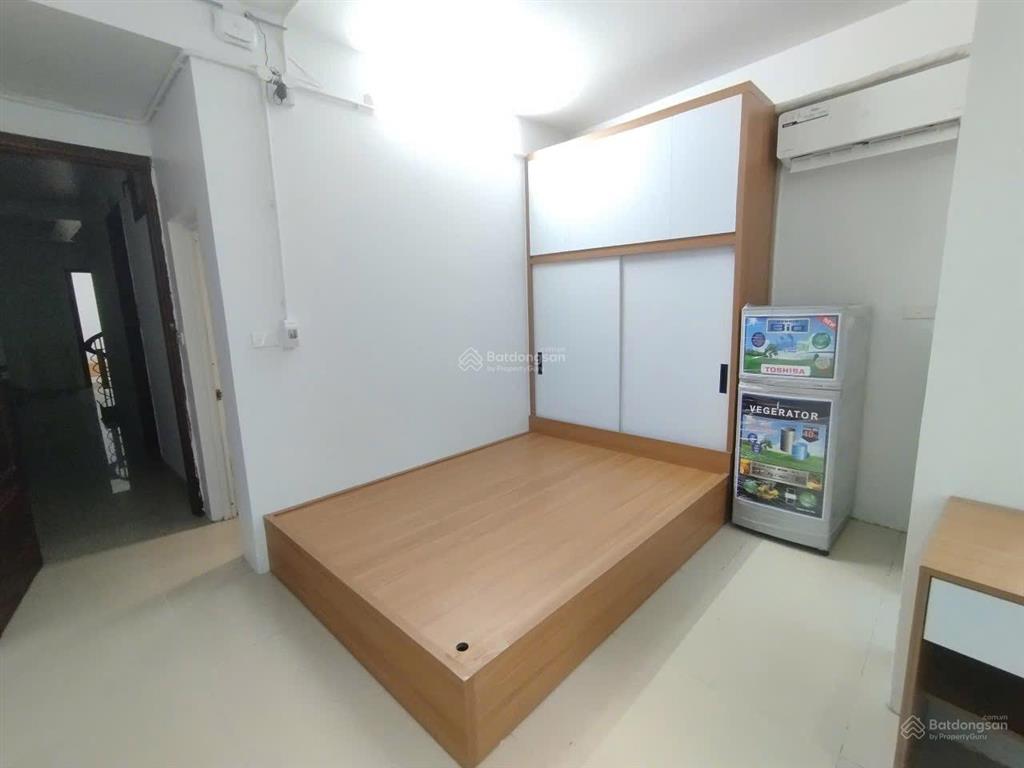Cho thuê ccmn phố trần hữu tước 20m2 mặt phố, cửa sổ full đồ 5tr/tháng