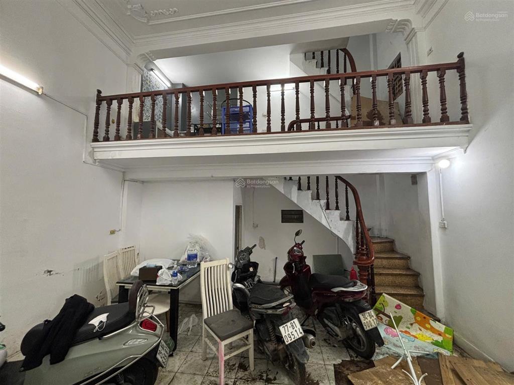 Cho thuê nhà trọ tầng 1,2 ngõ phố phương mai, vừa ở vừa kinh doanh chỉ 7tr/tháng.