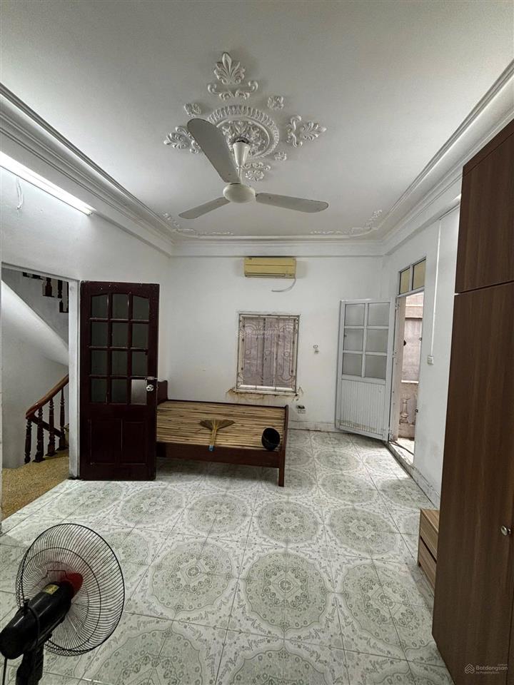 Cho thuê nhà trọ tầng 1,2 ngõ phố phương mai, vừa ở vừa kinh doanh chỉ 7tr/tháng.