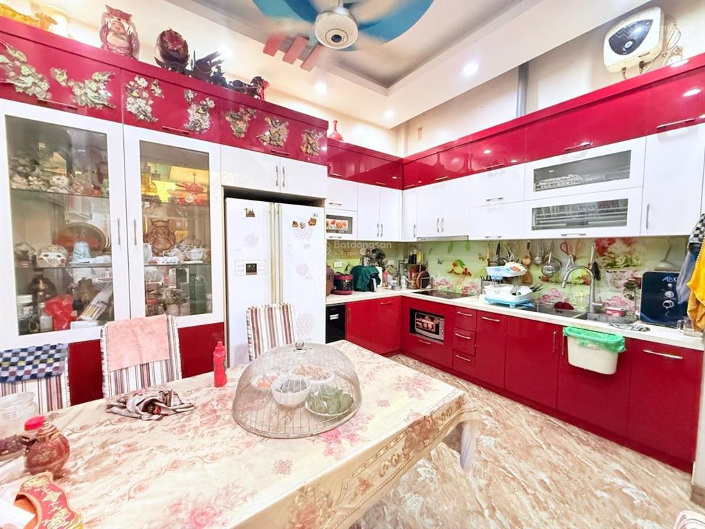 Bán gấp nhà dân xây cực đẹp 50m ra phố đội cấn ngõ thông, bagac tránh 50m2 x 5 tầng nhỉnh 14 tỷ