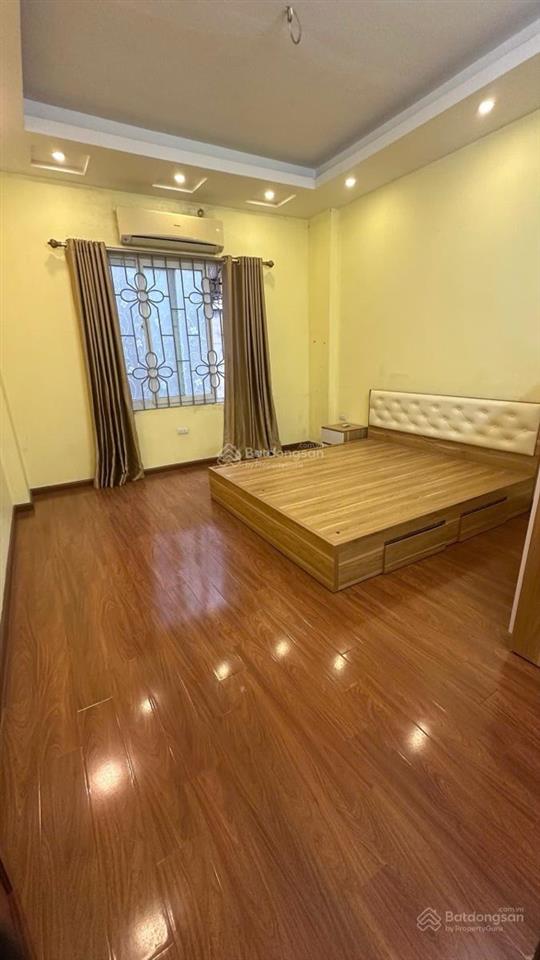 Bán gấp nhà ngõ 1 võ chí công sát phố, dân xây, sổ phân lô 30m2 x 5 tầng nhỉnh 7 tỷ