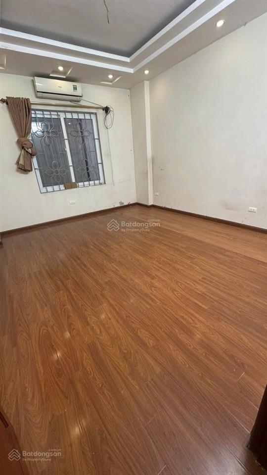 Bán gấp nhà ngõ 1 võ chí công sát phố, dân xây, sổ phân lô 30m2 x 5 tầng nhỉnh 7 tỷ