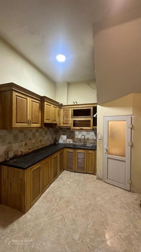Bán gấp nhà ngõ 1 võ chí công sát phố, dân xây, sổ phân lô 30m2 x 5 tầng nhỉnh 7 tỷ