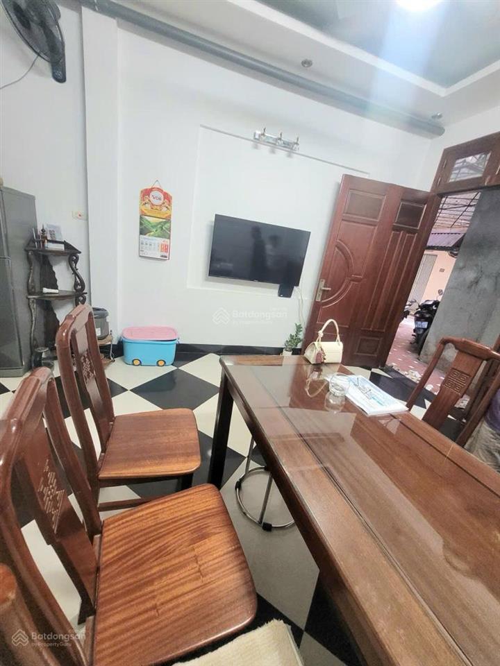 Giá hời ngọc khánh,ngõ 112 ngọc khánh thông la thành, voi phục 30m2 x 5 tầng dân xây đẹp nhỉnh 7 tỷ
