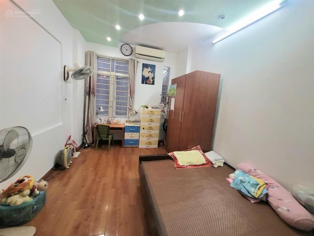 Giá hời ngọc khánh,ngõ 112 ngọc khánh thông la thành, voi phục 30m2 x 5 tầng dân xây đẹp nhỉnh 7 tỷ