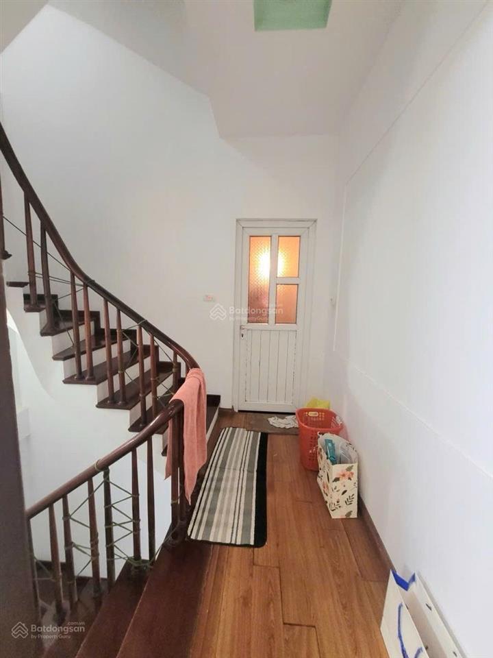 Giá hời ngọc khánh,ngõ 112 ngọc khánh thông la thành, voi phục 30m2 x 5 tầng dân xây đẹp nhỉnh 7 tỷ
