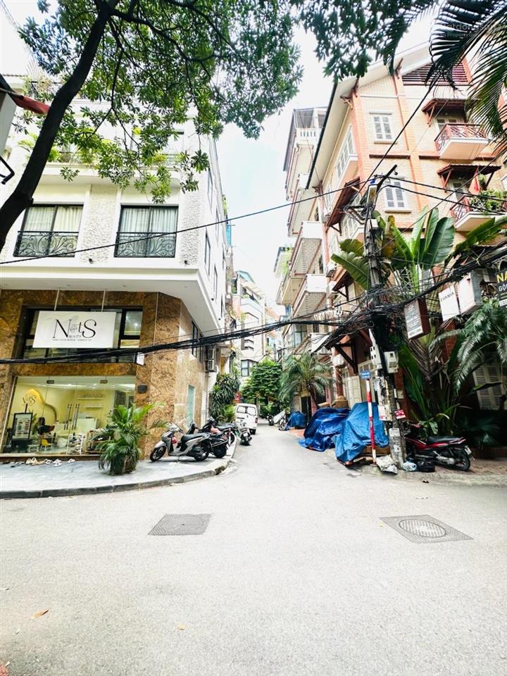 Siêu phẩm phân lô ô tô vào nhà phố hoàng cầu, vip đống đa, hạ sốc nhỉnh 300tr/m2 chỉ 22 tỷ