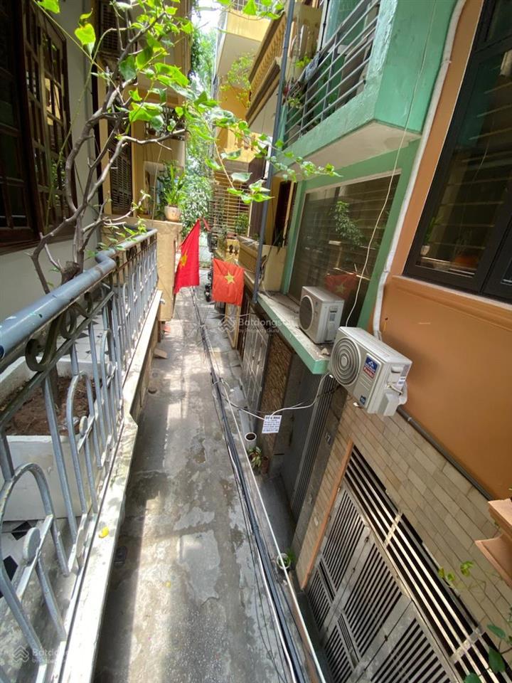 Hiếm có 1 căn phân lô bách khoa  lê thanh nghị 10m ra phố, ô tô vào nhà, 2 thoáng 55m2 chỉ 17,5 tỷ