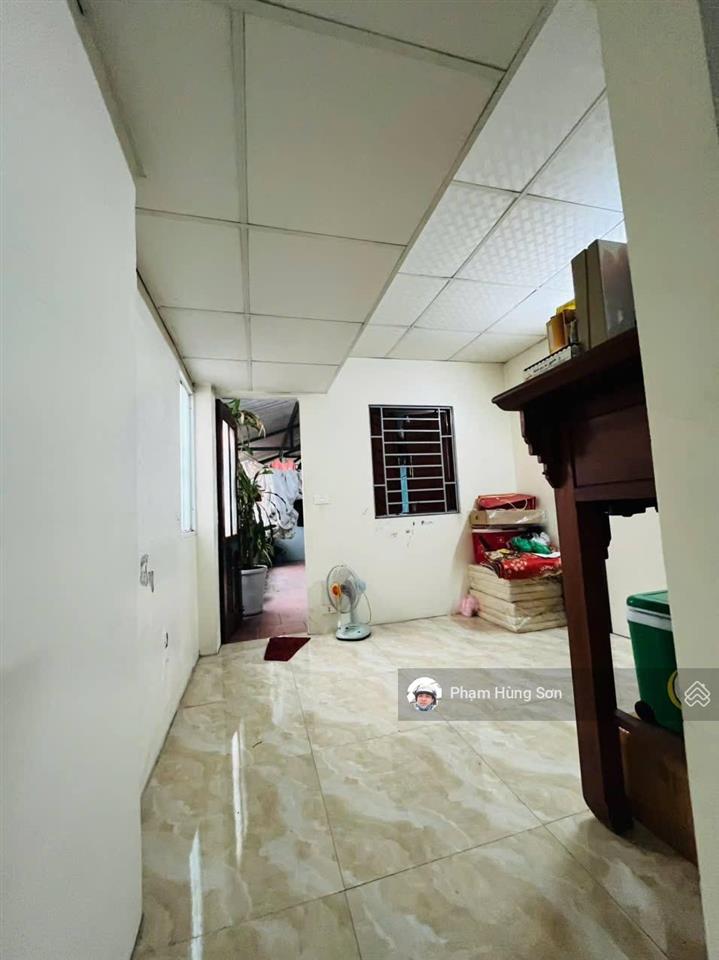 Bán gấp nhà hoàng mai  ngõ thông tứ tung  trước nhà hơn 3m  lô góc  dân xây  sổ vuông nở hậu