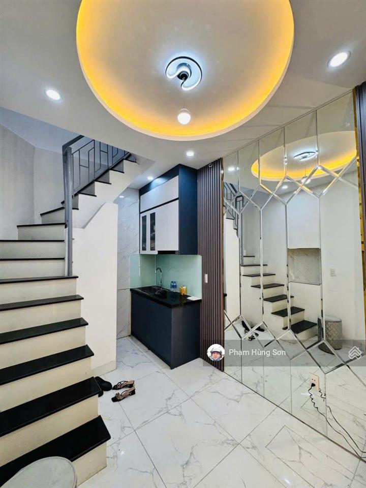Bán nr đẹp, nhiều tiện ích, 3pn, 3wc, 15m2, 3,45 tỷ tại đê la thành, p kim liên, q.đống đa