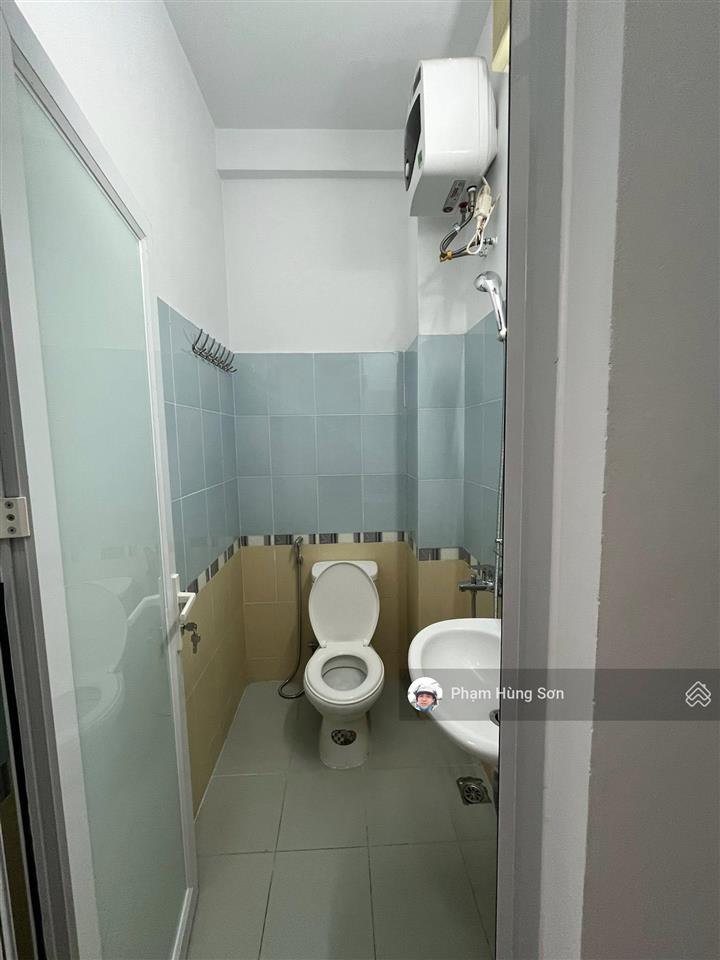 Cực hiếm nhà trung phụng  đống đa 26m2 6 tầng, trước nhà có sân để xe, ngõ yên tĩnh, dân xây kcbt
