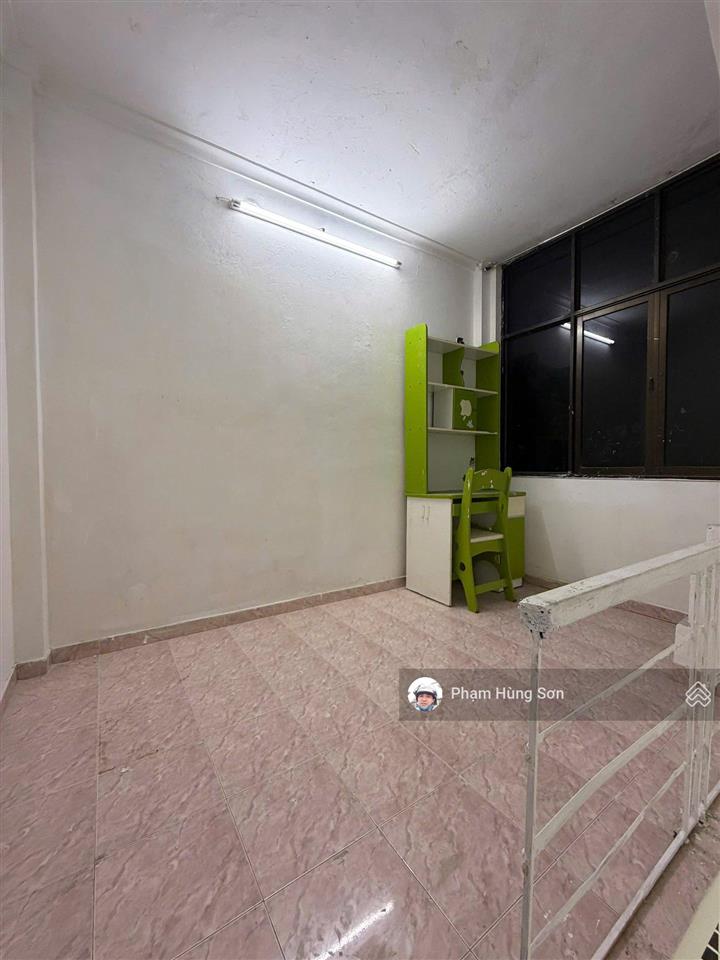 Chỉ hơn 2 tỷ sổ đỏ hộ khẩu đống đa  lô góc 2 thoáng vĩnh viễn  ngõ ba gác nhà dân xây chắc chắn