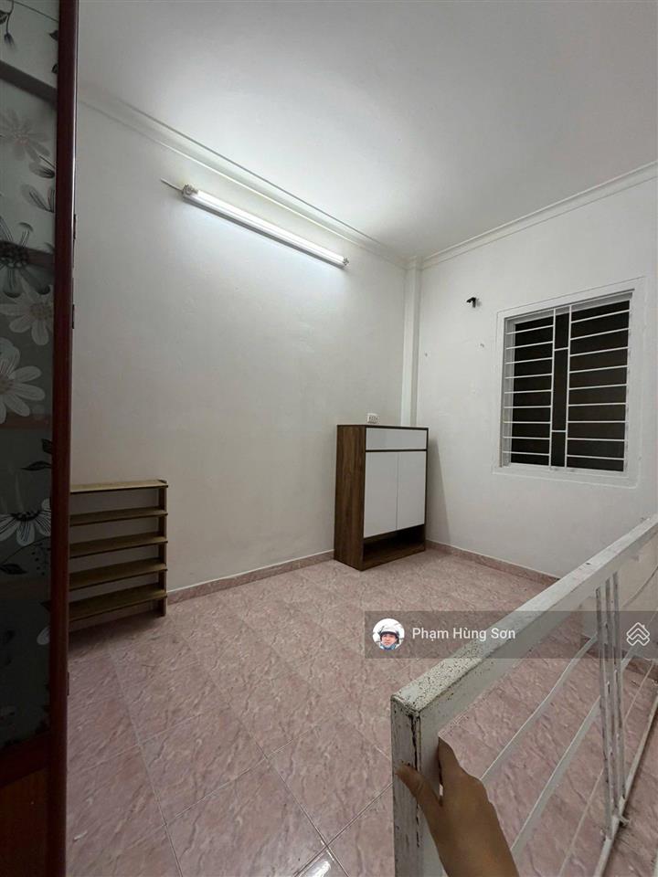 Chỉ hơn 2 tỷ sổ đỏ hộ khẩu đống đa  lô góc 2 thoáng vĩnh viễn  ngõ ba gác nhà dân xây chắc chắn