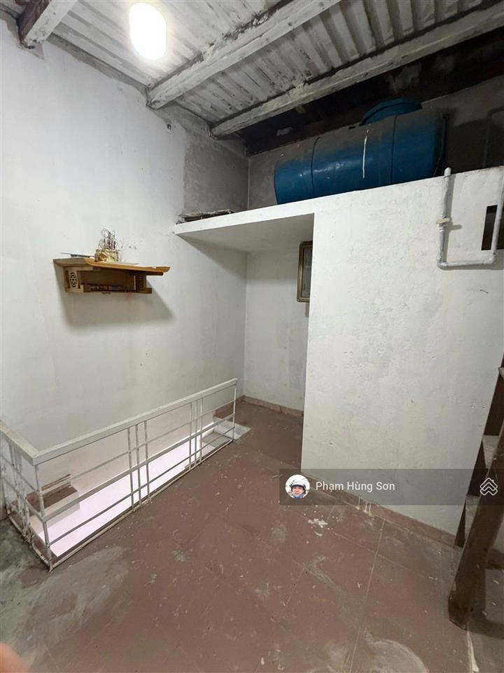 Chỉ hơn 2 tỷ sổ đỏ hộ khẩu đống đa  lô góc 2 thoáng vĩnh viễn  ngõ ba gác nhà dân xây chắc chắn