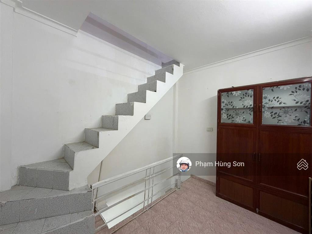 Chỉ hơn 2 tỷ sổ đỏ hộ khẩu đống đa  lô góc 2 thoáng vĩnh viễn  ngõ ba gác nhà dân xây chắc chắn