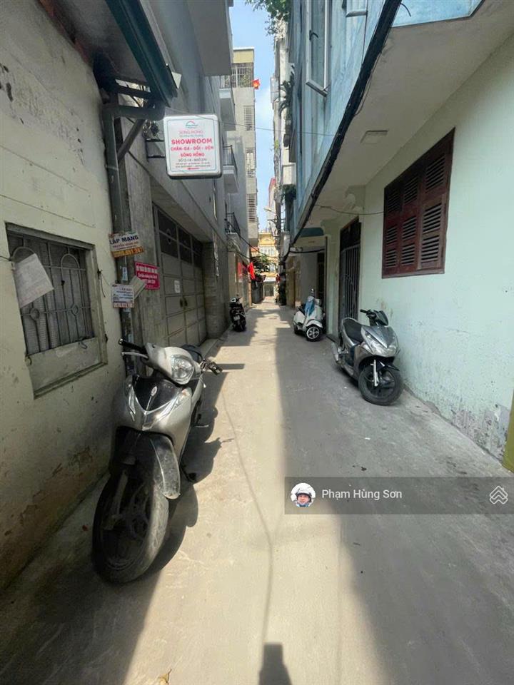 Bán nr đẹp xuất sắc tại giáp bát, 5,2 tỷ, 32m2, 4 tầng oto qua nhà, 10m oto tránh