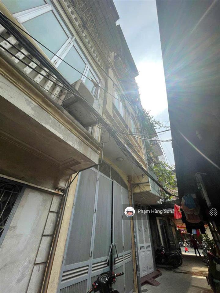 Bán nr đẹp xuất sắc tại giáp bát, 5,2 tỷ, 32m2, 4 tầng oto qua nhà, 10m oto tránh