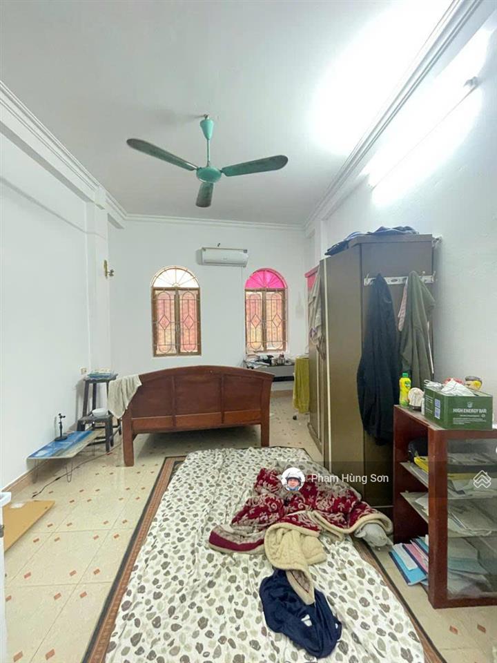Bán nr đẹp xuất sắc tại giáp bát, 5,2 tỷ, 32m2, 4 tầng oto qua nhà, 10m oto tránh
