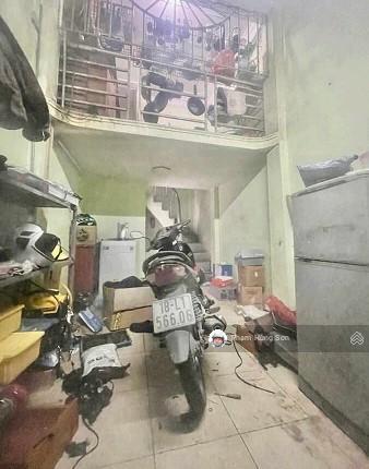 Tầm tiền hiếm lô góc 2 mặt thoáng 5 tầng dân xây sát phố trương định