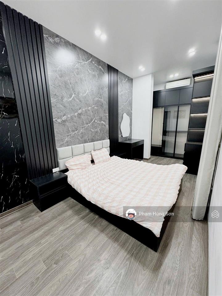Bán gấp nhà tôn đức thắng  đống đa vị trí đỉnh  1 nhà ra phố 24m² chỉ 3.9 tỷ