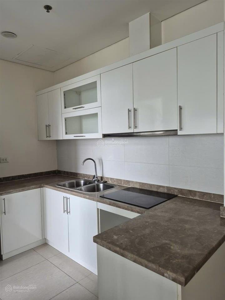 Tôi cần bán gấp căn hộ 2 phòng ngủ, 2wc. view svđ mỹ đình tại golden palace mễ trì.  0975 226 ***