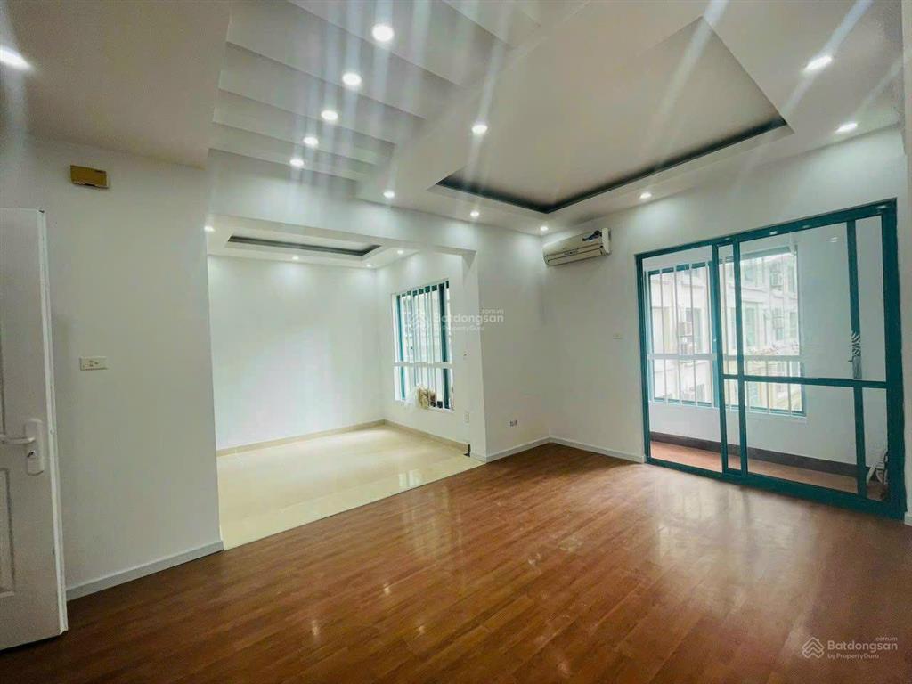 Cực hiếm, bán gấp căn hộ 70m2, 2 ngủ 2wc khu thấp tầng sudico. giá tốt.  0975 226 ***