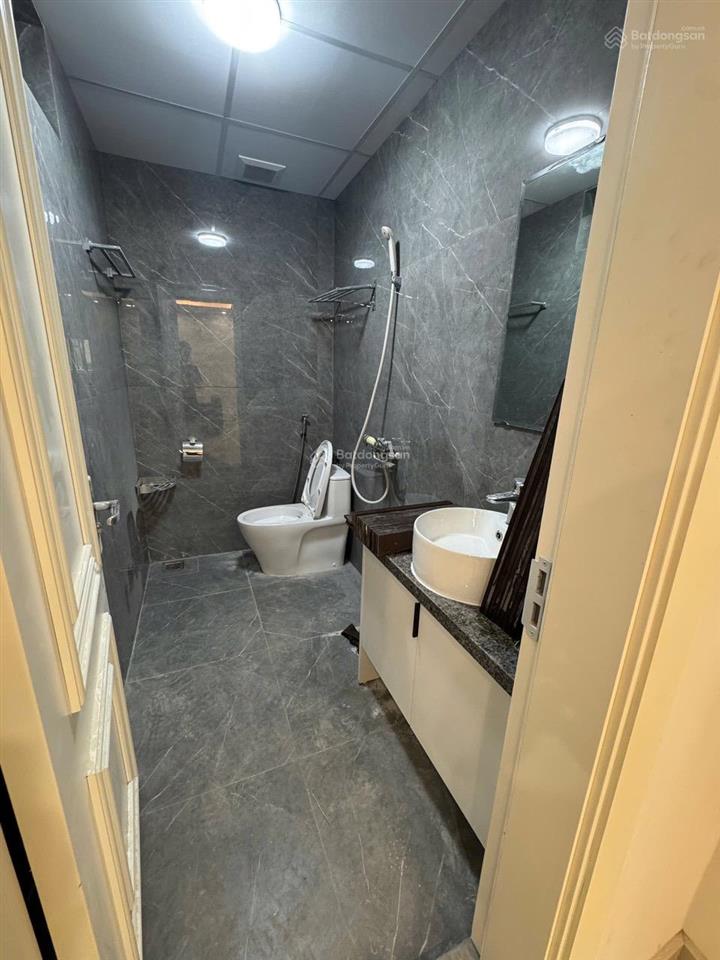 Cần chuyển nhượng gấp căn hộ 111m², 3pn, 2wc tòa ct3  2 kđt mễ trì hạ 2. 0975 226 ***