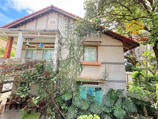 Bán căn nhà xưa góc 2 mặt tiền yesin đà lạt, cách hồ xuân hương chỉ 1km