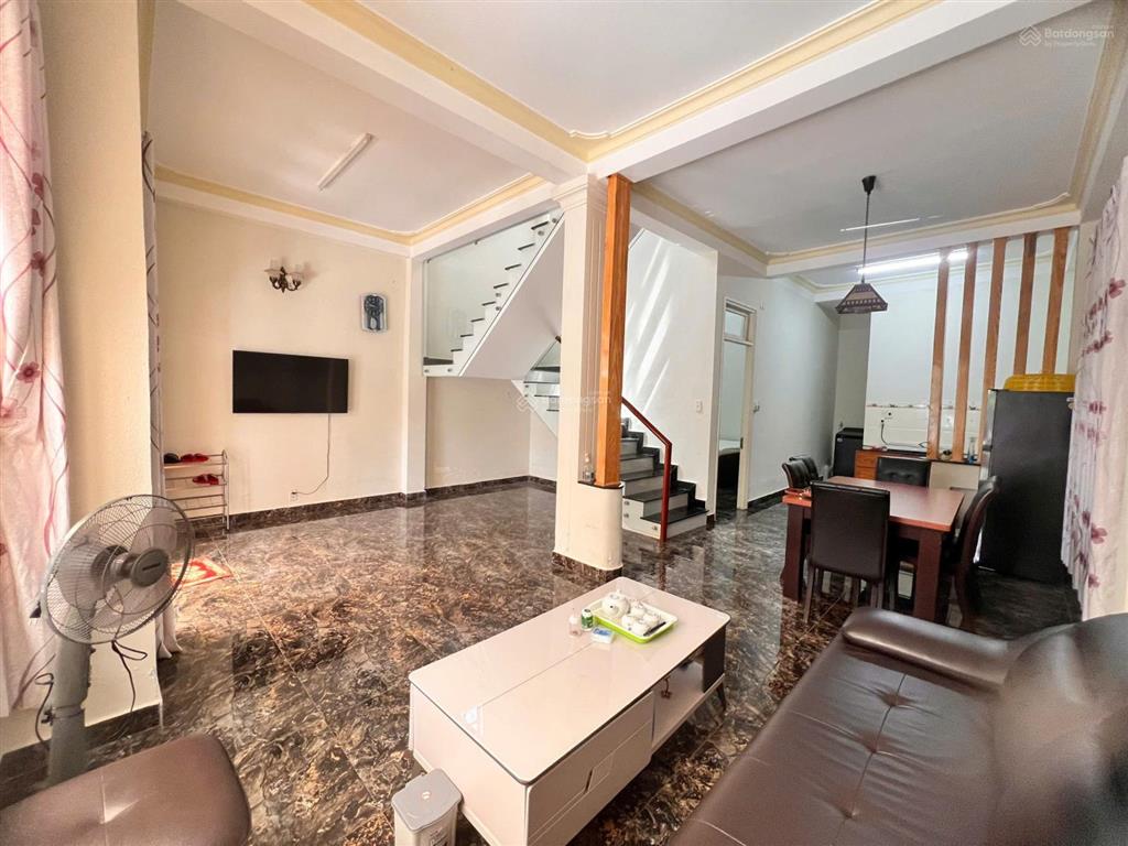 Bán căn nhà tại trần quý cáp 110m2, đường nhựa ô tô tận nhà, giá 6 tỷ 990tr