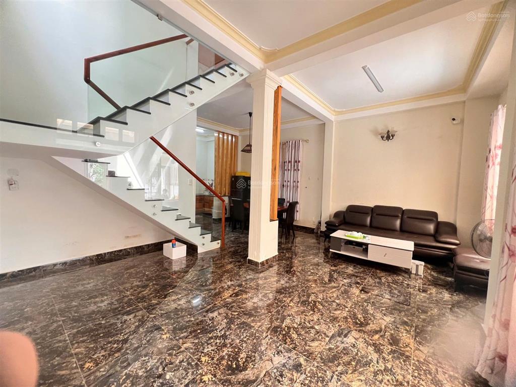 Bán căn nhà tại trần quý cáp 110m2, đường nhựa ô tô tận nhà, giá 6 tỷ 990tr