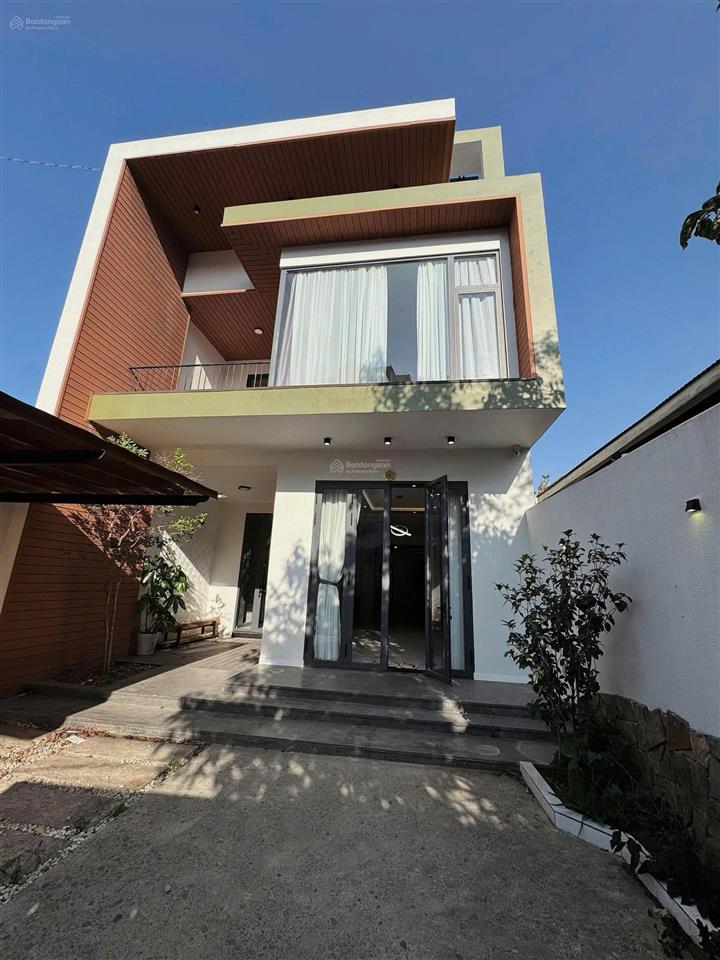 Căn villa bình yên với cảnh sắc nhẹ nhàng tại thi sách