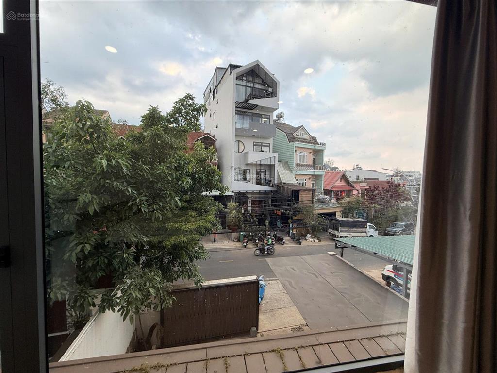 Căn villa bình yên với cảnh sắc nhẹ nhàng tại thi sách