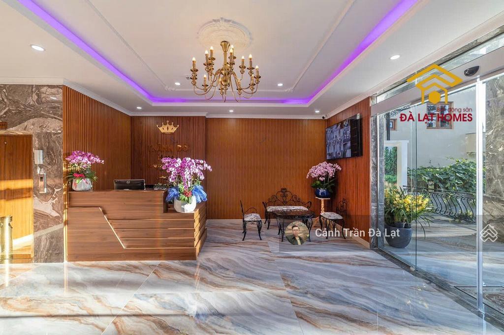 Khách sạn 2 mặt tiền đường trước sau, vị trí trung tâm. 588m2