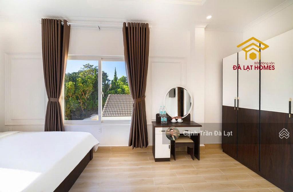 Khách sạn 2 mặt tiền đường trước sau, vị trí trung tâm. 588m2