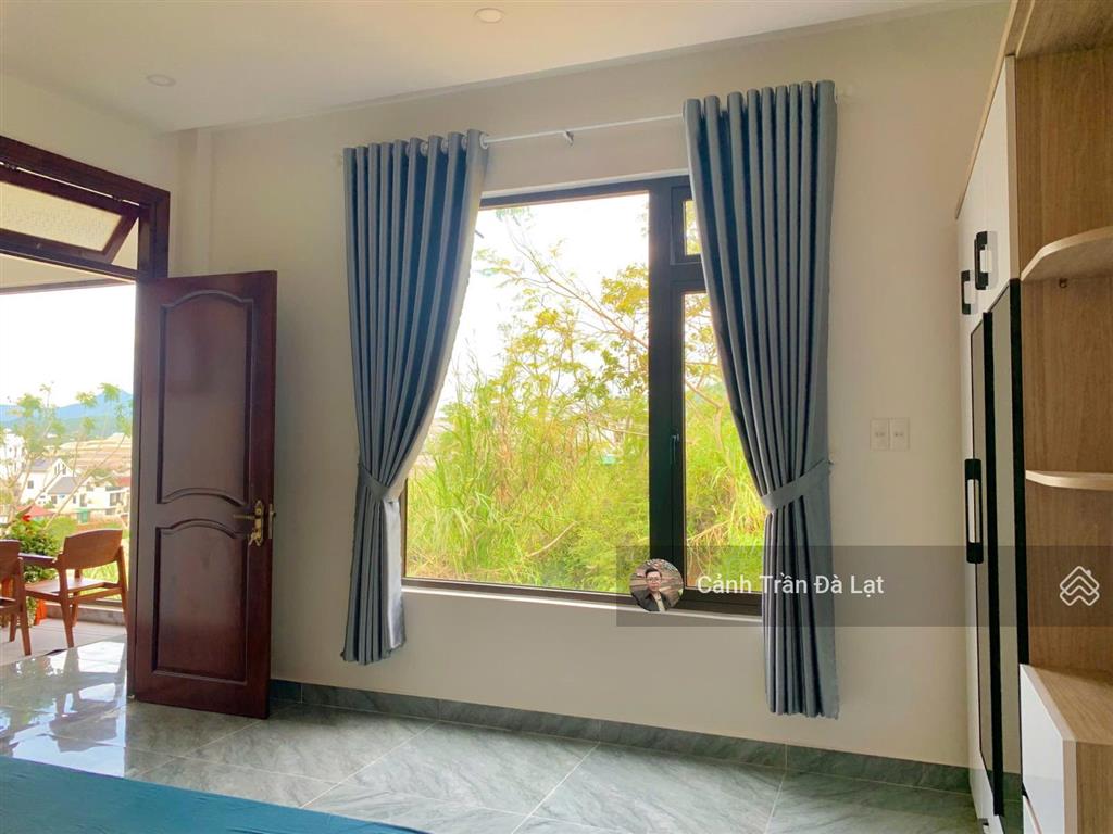 Villa mới vào vận hành ngay, với 272m có 5 phòng ngủ. lượng khách có sẵn khá đều.