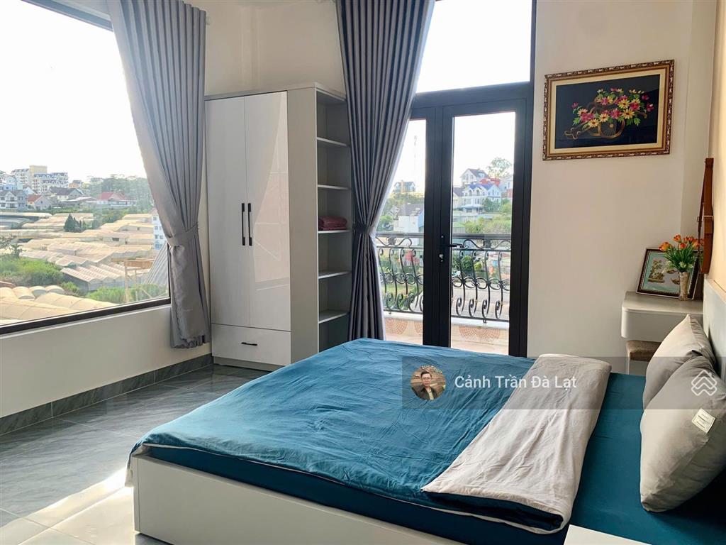 Villa mới vào vận hành ngay, với 272m có 5 phòng ngủ. lượng khách có sẵn khá đều.