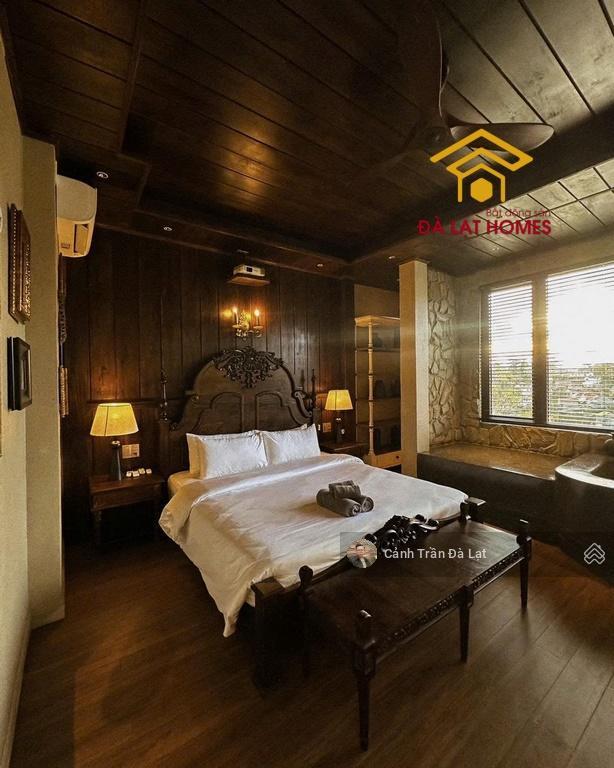 Villa mặt tiền hoàng hoa thám, sở hữu thế thoải dốc, view giá trị.