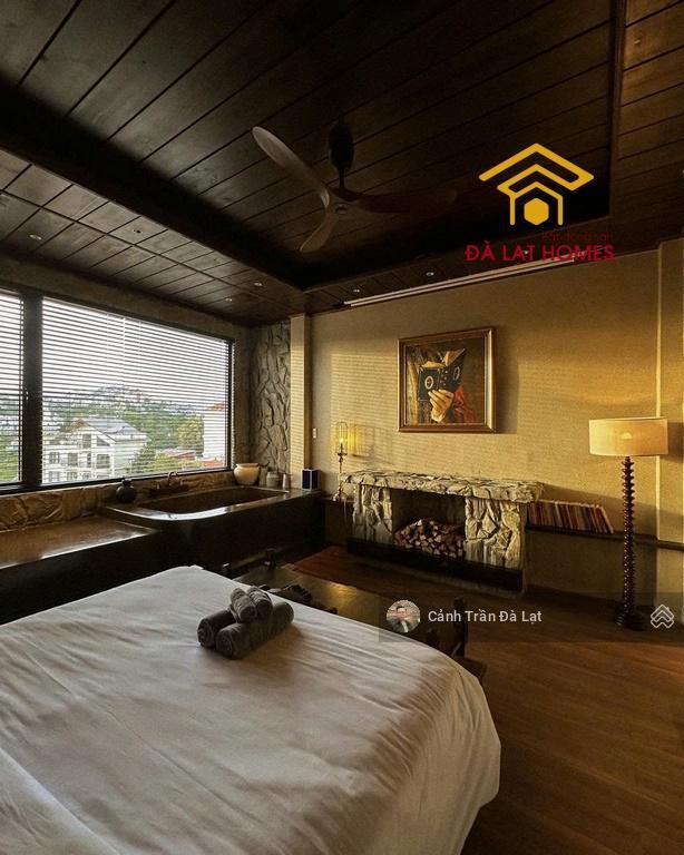 Villa mặt tiền hoàng hoa thám, sở hữu thế thoải dốc, view giá trị.