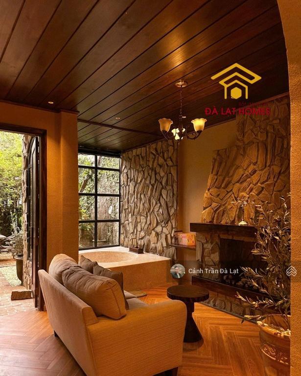 Villa mặt tiền hoàng hoa thám, sở hữu thế thoải dốc, view giá trị.