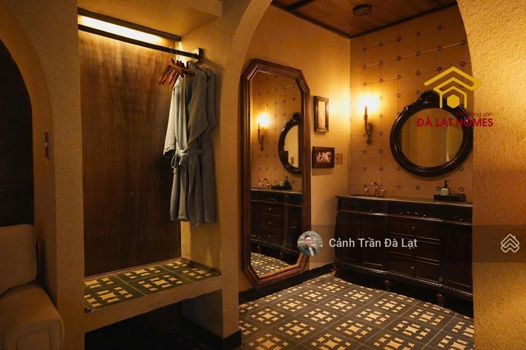 Villa mặt tiền hoàng hoa thám, sở hữu thế thoải dốc, view giá trị.