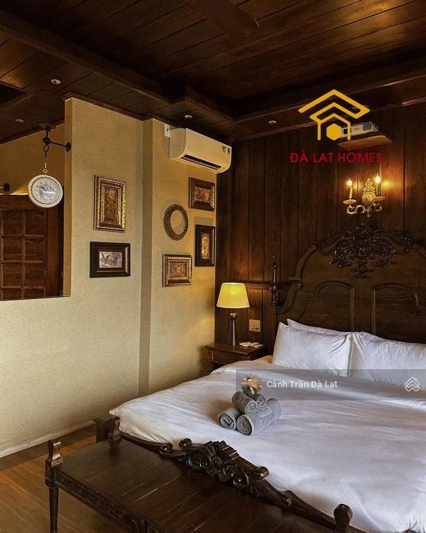 Villa mặt tiền hoàng hoa thám, sở hữu thế thoải dốc, view giá trị.